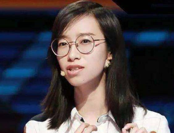 同为奇葩说辩手:傅首尔事业情感双丰收,她却因为说话而被迫退网_观众