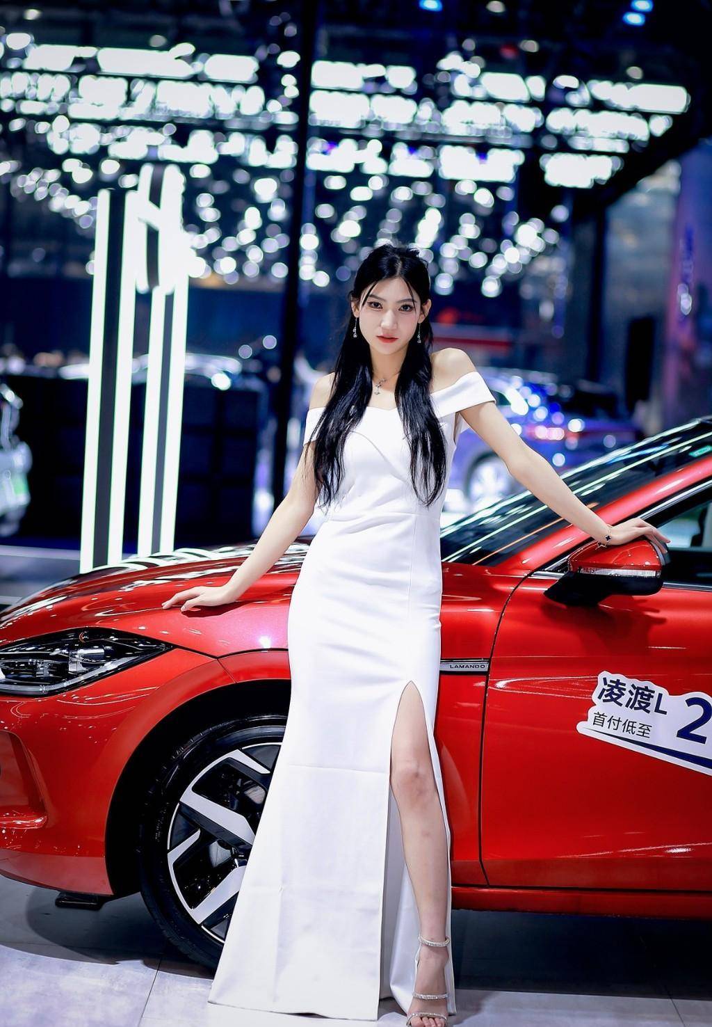 2023重庆车展上那些车模小姐姐们你最喜欢哪一个?_搜狐汽车_搜狐网