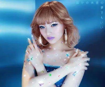 爱情故事,其中就有关于她和曾经的艾回社长松浦胜人之间的爱情纠葛