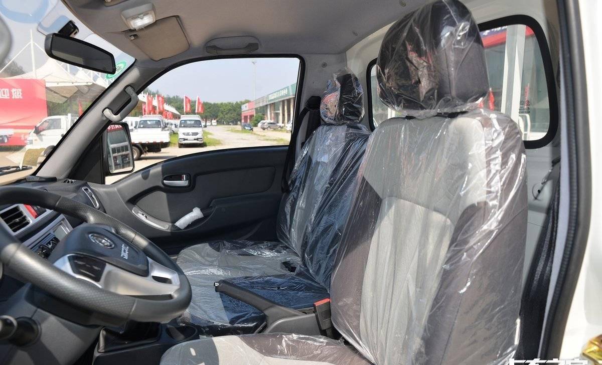 122马力柴油机配双后胎,货厢竟长达4米,详解东风小霸王w17轻卡_搜狐