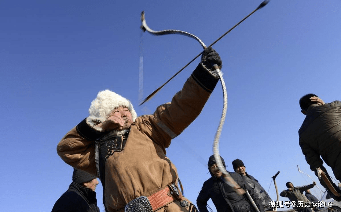 北方是不产竹子的,当初以骑射为主的匈奴是拿什么做弓箭的?