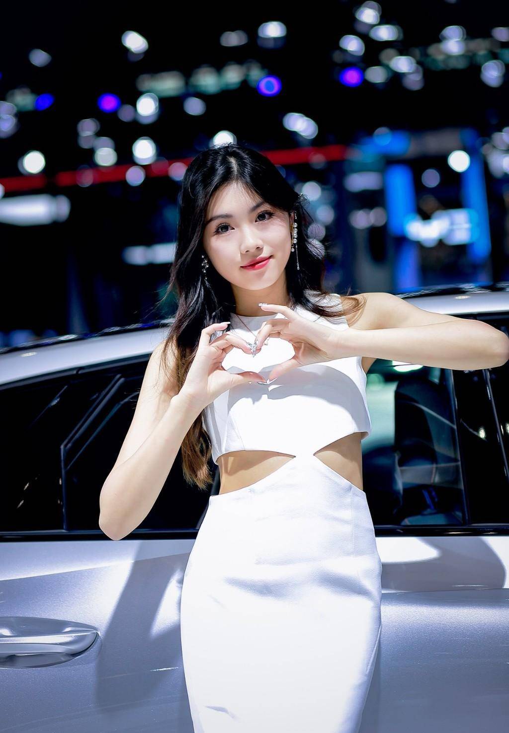 2023重庆车展上那些车模小姐姐们你最喜欢哪一个?_搜狐汽车_搜狐网