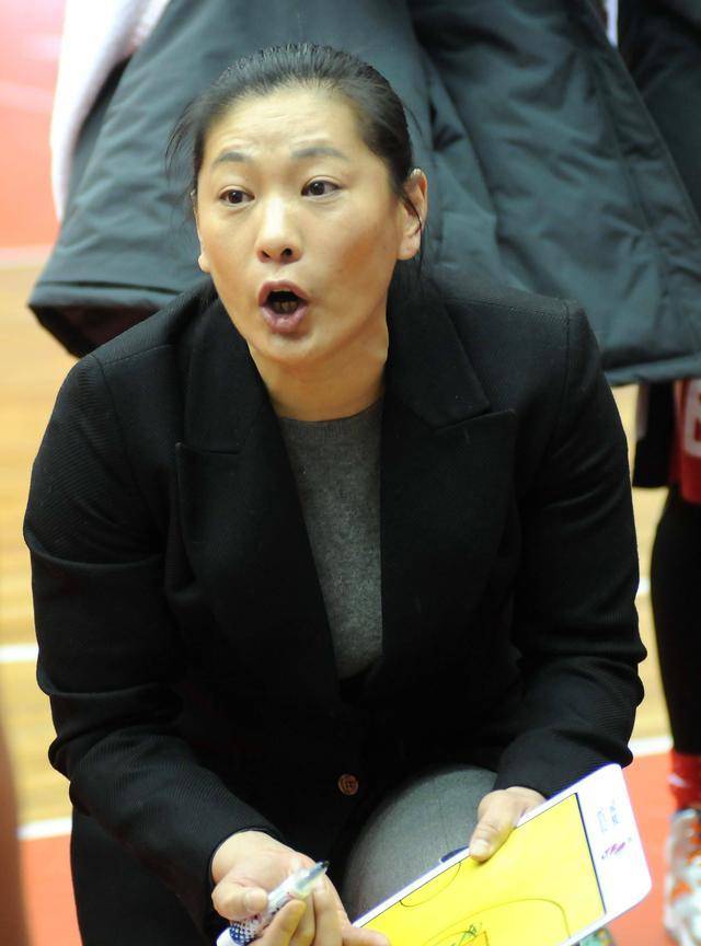 李昕:当球员拿世界亚军,当教练执教男篮和巩晓彬相恋九年没结果_篮球