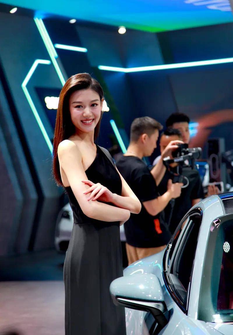 2023重庆车展上那些车模小姐姐们你最喜欢哪一个?_搜狐汽车_搜狐网
