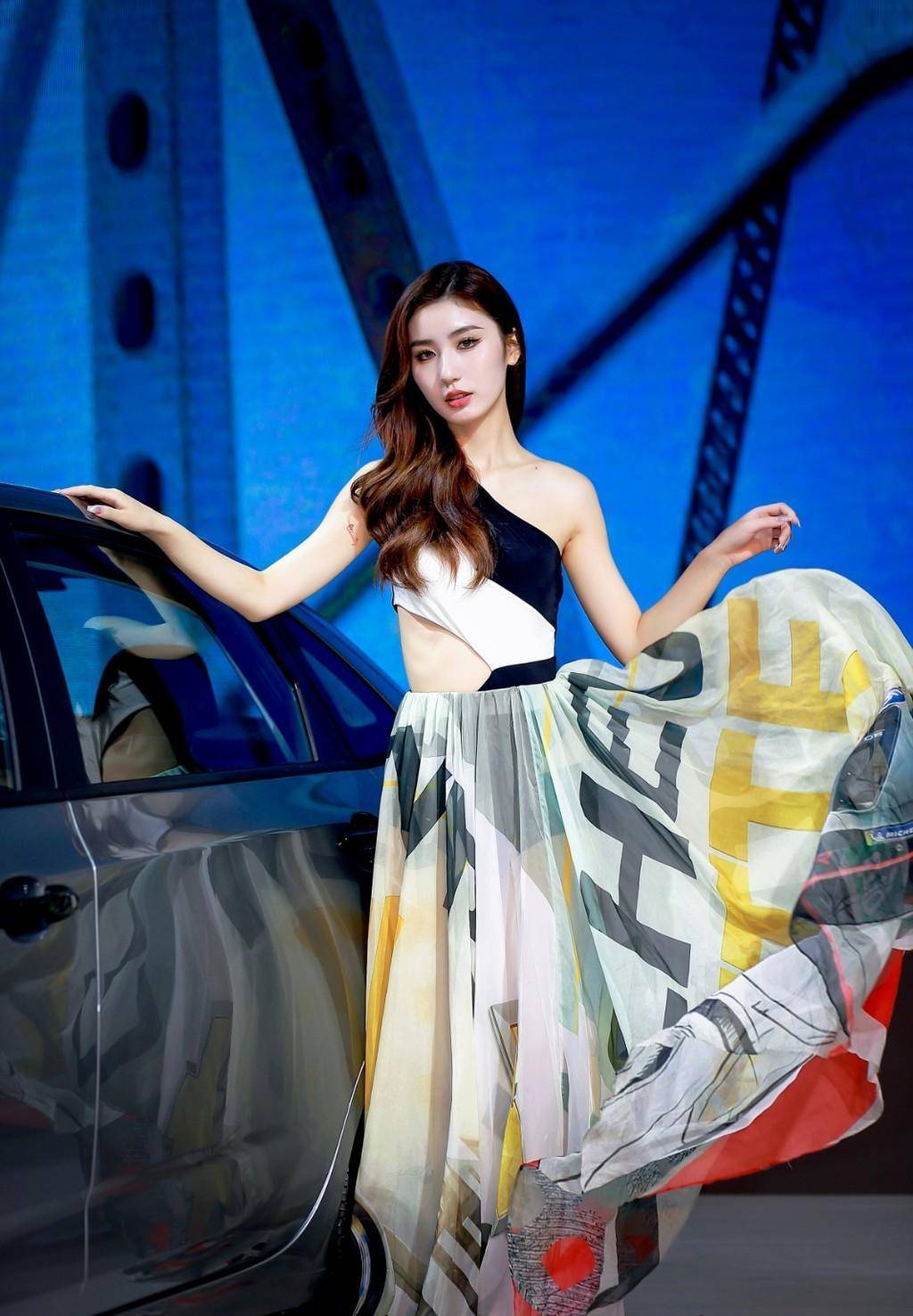 2023重庆车展上那些车模小姐姐们你最喜欢哪一个?_搜狐汽车_搜狐网