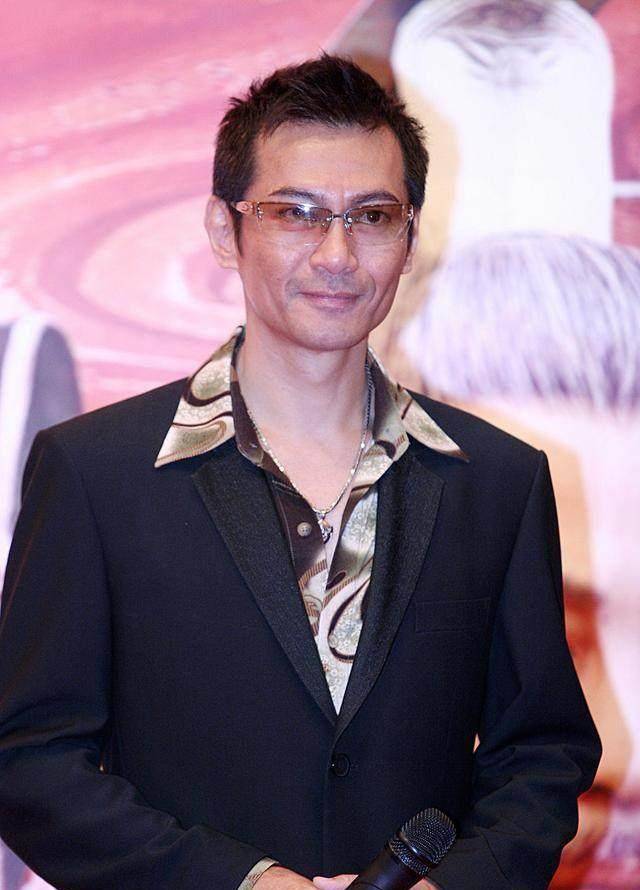 56岁江华脱发明显不复当年风采,无意复出恐难演电影版《寻秦记》_消息