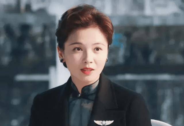 《大决战》中,戏龄21年的刘涛表现可圈可点,颜值演技双双在线_造型