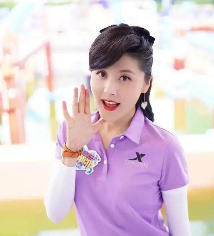 安徽卫视推出了很受观众欢迎的《男生女生向前冲》,韩露搭配王乐乐,给