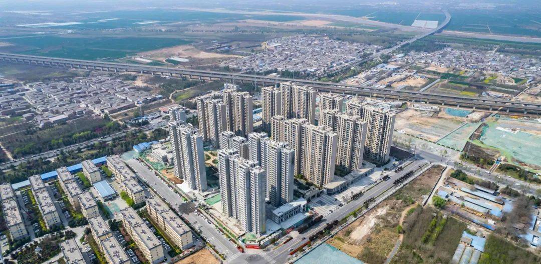 临六泉路,西接渭清路南倚仲宁街,北靠双王大街的宝能华府项目周边路网