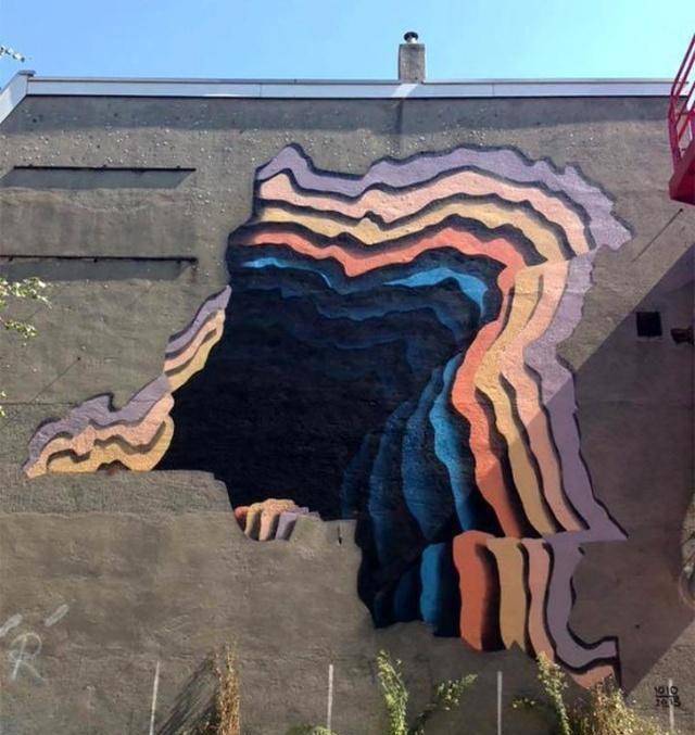 8,3d纹身这个旋涡一样的立体纹身看起来就像是在手臂上的一个无底洞一