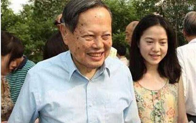 杨振宁：我称呼翁帆父母翁先生翁太太，我们也一起住一起旅游-翁帆与杨振宁差多少岁