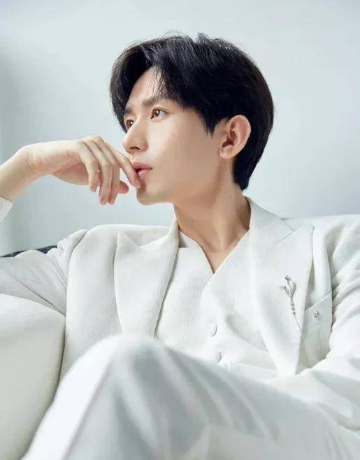 黄旭熙道歉停工?_因为_活动_宣传