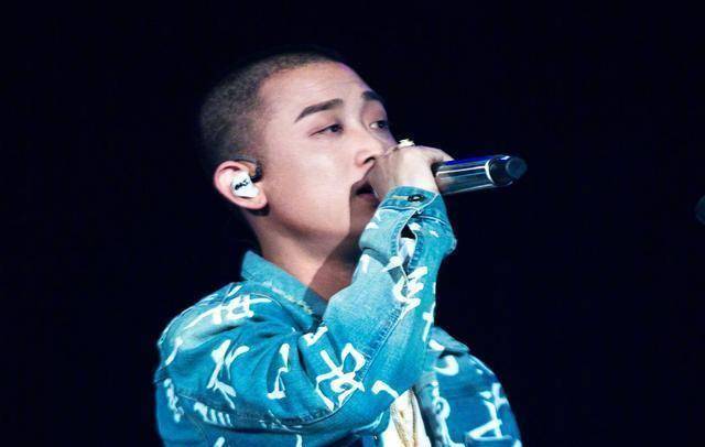 霸气回归,gai成功登上央视舞台,演唱正能量歌曲!_弹壳_说唱_因为