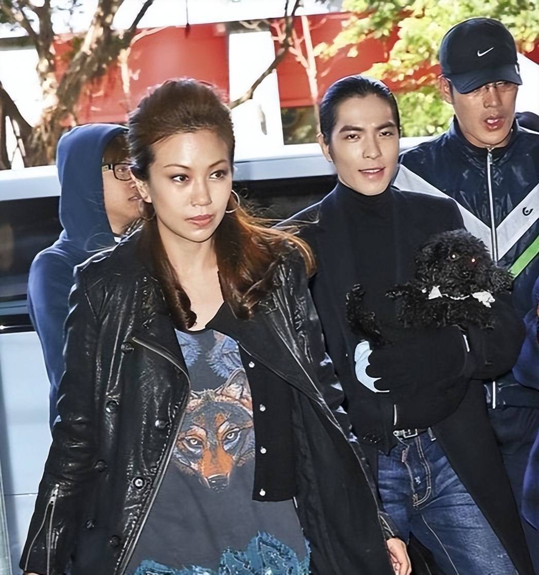 萧敬腾求婚成功!