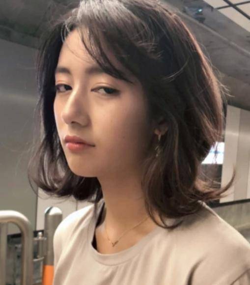 黑尾酱卸掉10级浓妆,素颜简直美成初恋_化妆_时候_个性