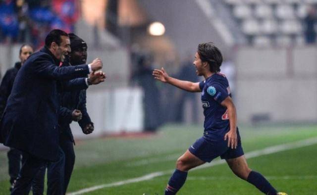 王霜助攻上双再献佳作,世界级传球超男子大师_进球_球员_防守