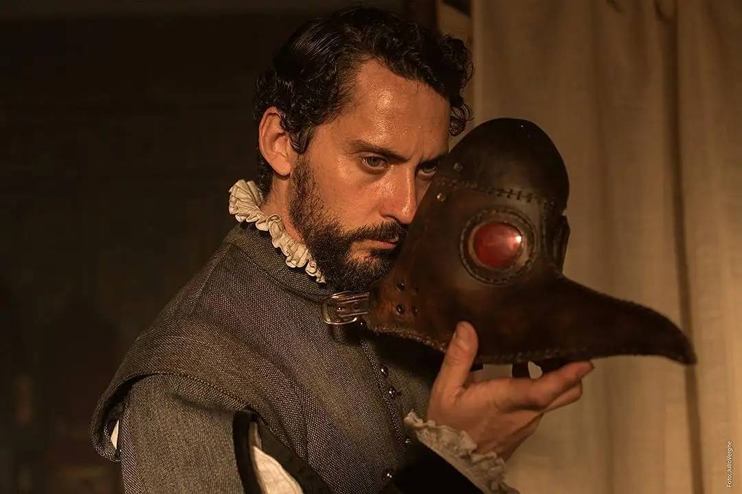 再读阿尔贝·加缪的《鼠疫》:专制野蛮,封闭与民众的孤独和恐慌_奥兰