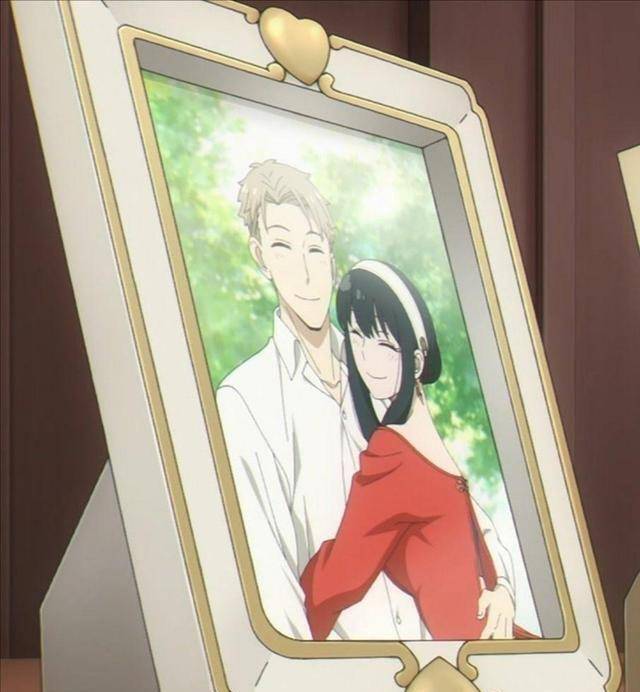 间谍过家家:碰手都会害羞的黄昏夫妇黄昏当年就学会了ps的技术_剧情