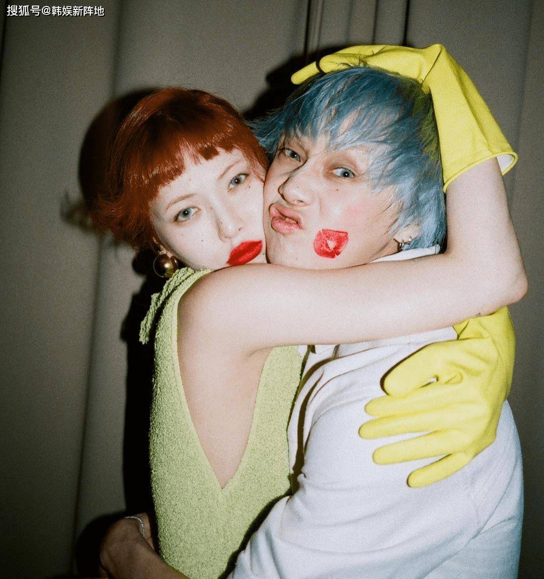 韩媒猜测泫雅将与前男友dawn复合?就因为她在自拍中暴露了这个小细节!