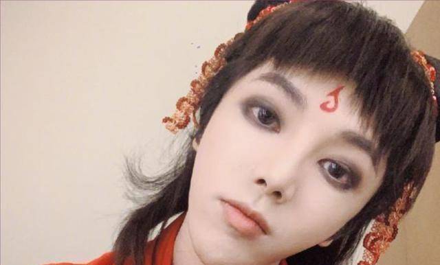 华晨宇扮成哪吒晒自拍,马天宇化身敖丙,次元壁破了_节目_王牌_造型