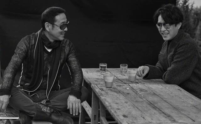 靳东吐槽陈道明回信息不打字不语音,而是写毛笔字拍照发给我_网友