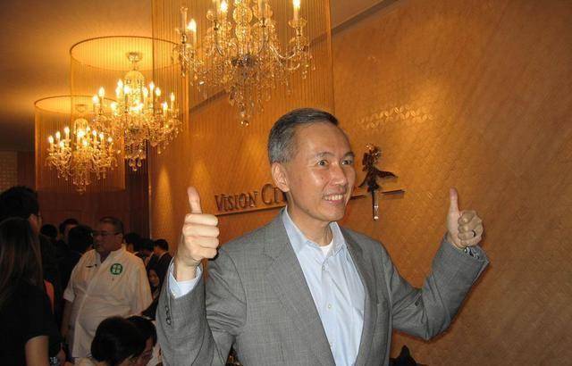 李嘉诚捐5千多万,新加坡首富黄志祥也出手,捐出物资还借出酒店_香港
