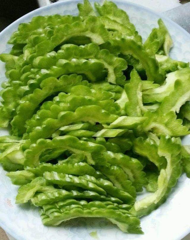 苦瓜和它一起凉拌,简单好吃又防暑,常吃还能美容养颜,减肥瘦身_备用