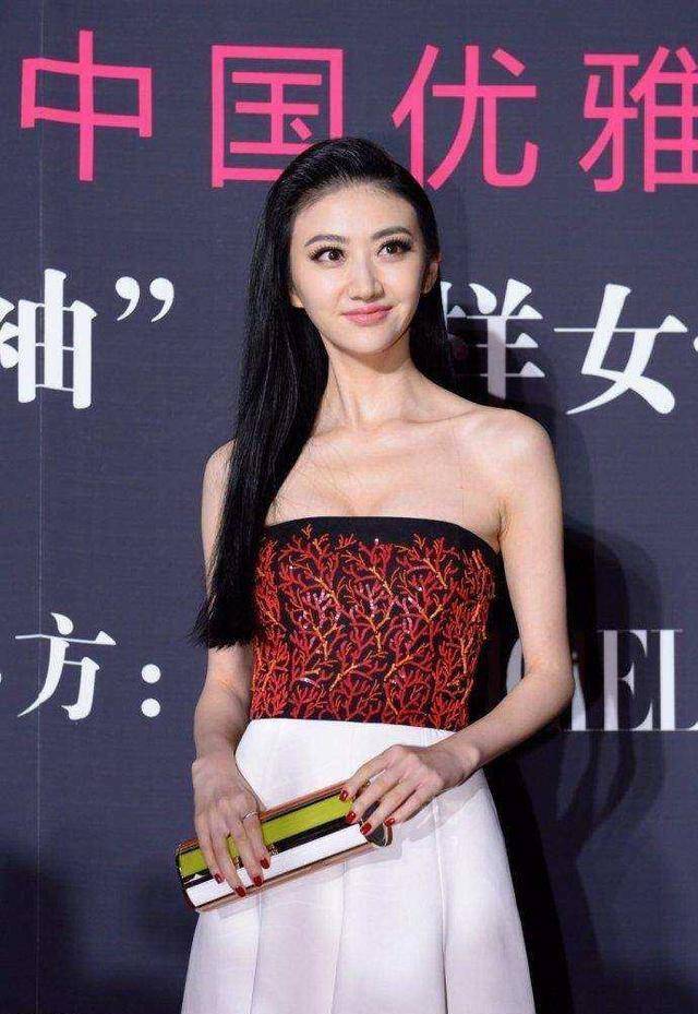 景甜现身更圆了网友:张继科把媳妇养的白白胖胖的,放心了_体重_穿着