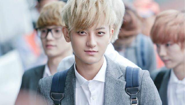 黄子韬为了把角色和电影演绎好,他主动找杨采钰进行沟通交流,以便增进