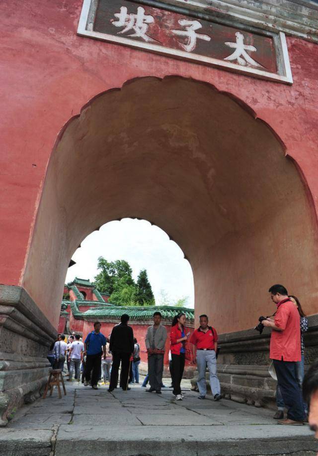 第一山上太子坡,一根柱子堪称中国古建筑的奇迹_武当山_道教_建筑群