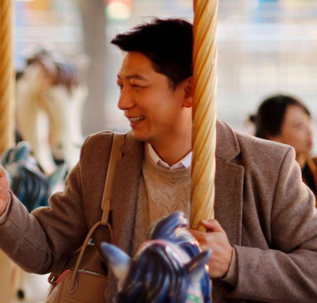 夏洛的班主任王老师原本不会火,却被这部电影"黄袍加身"_田雨_麻花