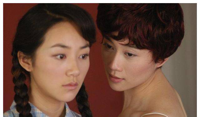 她是黄磊爱徒,16年前与韩雪演姐妹红极一时,如今43岁风采依_温峥嵘