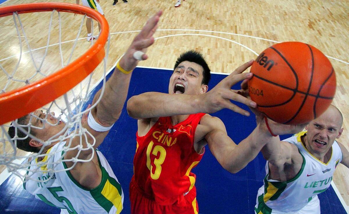 姚明就打了06年的和08年,这还是为了给当年的世锦赛和奥运会找状态