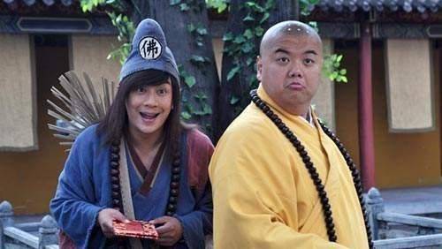 《活佛济公》开播吧,幽默搞笑的剧情,再加上陈浩民的生动演绎,让整部