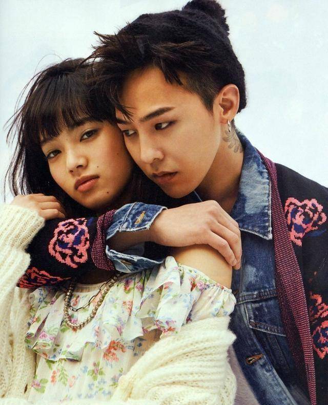 而6日凌晨,权志龙也晒出在海边的背影照,并写道"新年快乐",不少粉丝