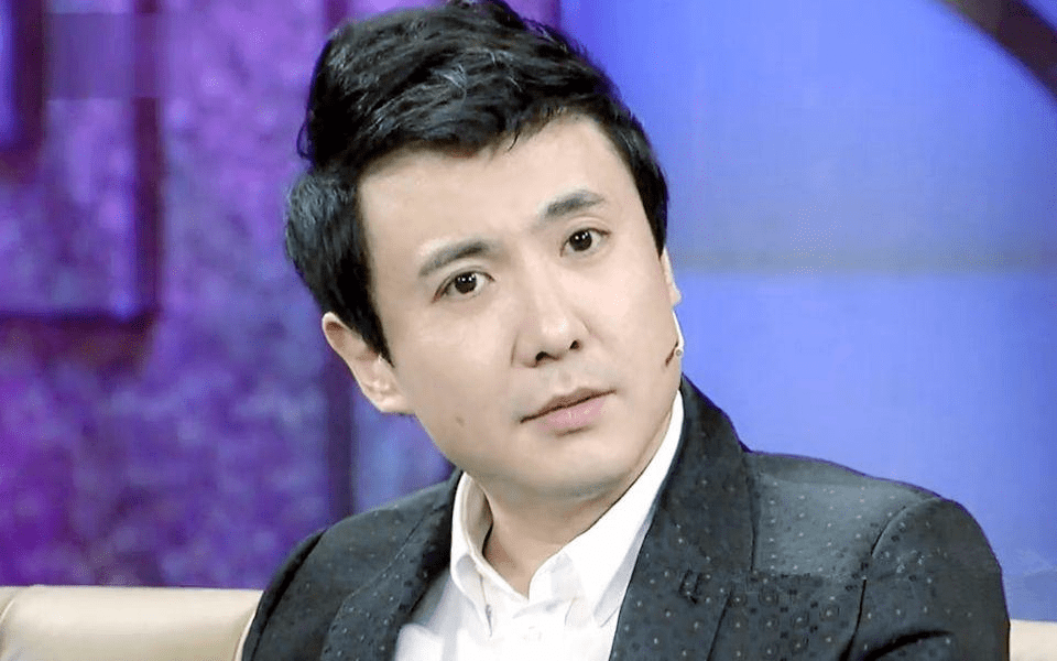 把子"沈腾,喜剧表演让自己心疼,羞涩外表成为笑星梗_成为了_观众_郝建