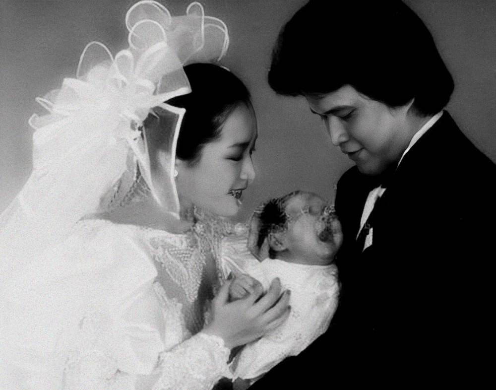 "苗翠花"恬妞的唏嘘过往,和她的坎坷婚姻史_叶聪豪_万梓良_女人