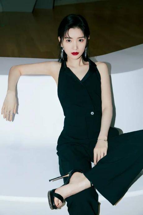 毛晓彤衣品真高级!