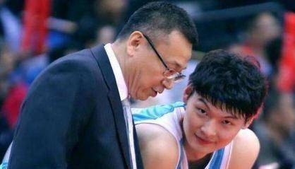 厦大球员控告主帅vs国青血书门,郭艾伦丁彦雨航该惭愧_教练_范斌_1