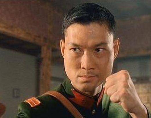 港片中的金牌配角逐渐凋零老去,这些人尚活跃在一线_电影界_动作_李小龙