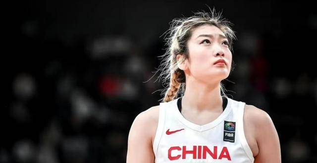 李梦落泪！赛后感谢中国篮协和姚明，日媒分析中国女篮赢球真相