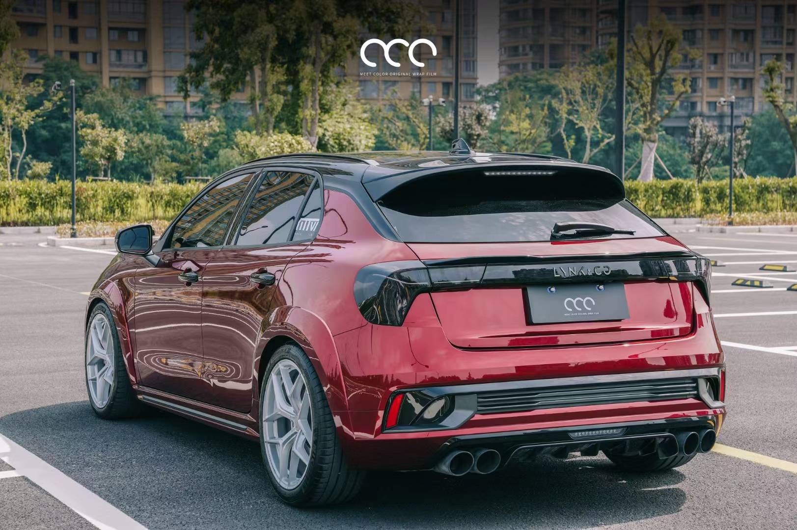 领克02漫彩改色膜液态金属龙血红,更具魅力!