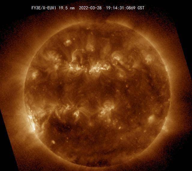 太阳1天爆发17次耀斑，多地出现通信中断，影响空间站宇航员吗？