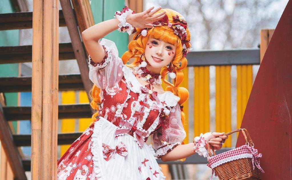 细数洛丽塔圈内的经典发型,受尽嫌弃的第三类,恰恰是lo娘的最爱_马尾