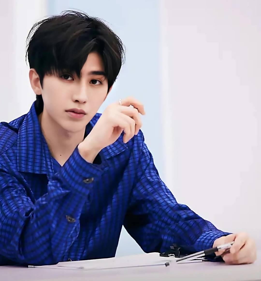 狗仔爆料蔡徐坤的另外一个情人,蔡徐坤迅速回应并报警_照片_谣言_立场