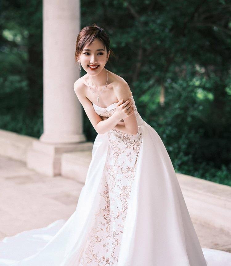 毛晓彤的人生就像是在拍戏,遇人不淑还不算,还遭拖欠千万片酬_事情