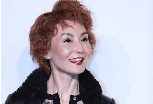 厉害片里也被疯狂追求的女神张曼玉,无惧岁月风尘,活出自我_演技_片酬