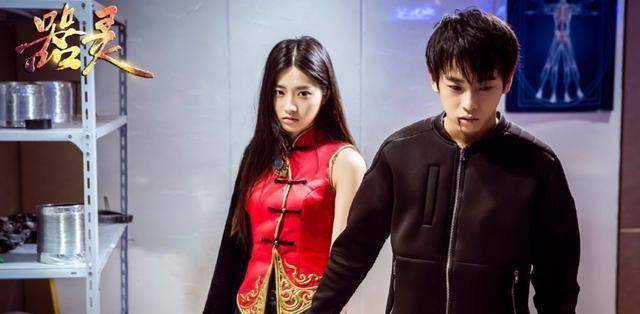 的丫鬟琥珀,是枕上书里的橘诺,还搭档吴磊演过女主_表演_孙雪宁