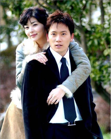 《上流世界》李宝英,池晟偶像剧般相识契机,婚后缘分仍持续发威_朴帅