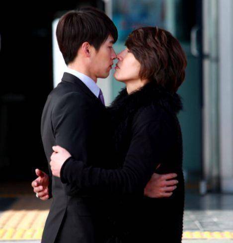 8年了,如今主演们依旧很红,最意外是这个男配角_李钟硕_玄彬_肖恩